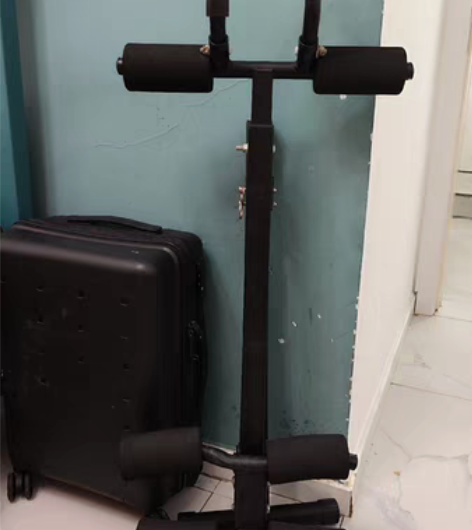 搬家出闲置 卷腹器 铁的好像 挺沉 锻炼身...