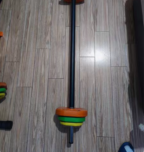 20公斤铸铁包胶杠铃，两5公斤的可做哑铃使...