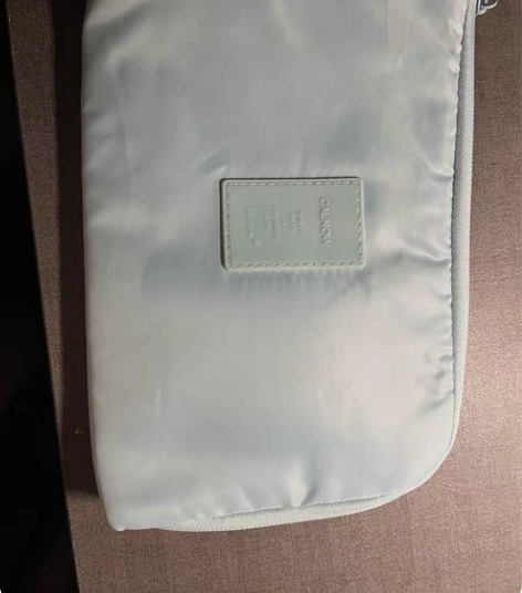 全新收纳袋，可收纳充电宝数据线等，旅行外出...