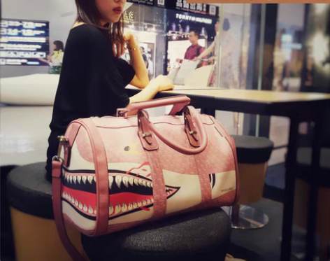 转卖健身包女手提单肩行李包袋男潮牌鲨鱼包防...