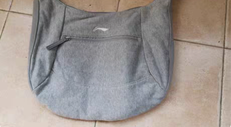 包邮李宁，正品，全新未使用，时尚运动款斜背...