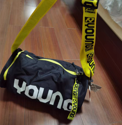 李宁运动包单肩包斜挎包，防泼水，长38cm...
