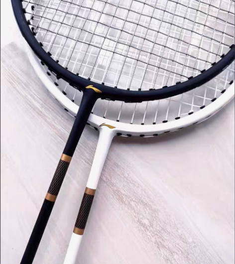 包邮全新李宁碳素超轻耐打羽毛球拍一黑一白训...