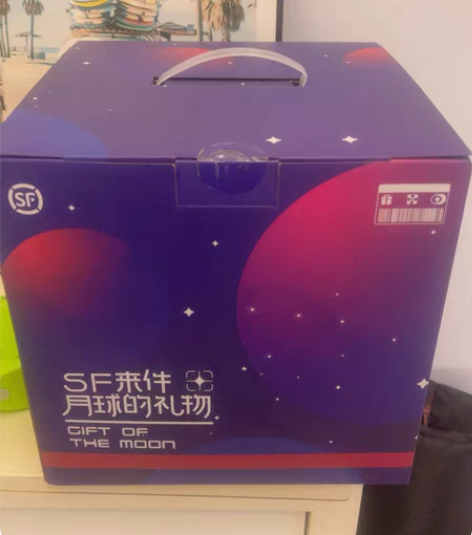顺丰发的扭蛋机，一直放着没拆过，每个蛋里有...