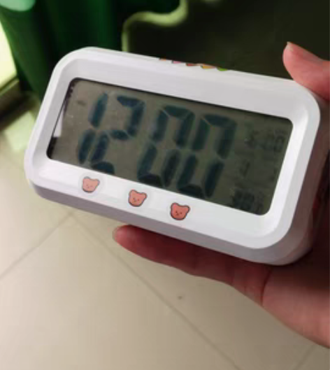 包邮2022智能电子时钟闹钟夜光静音儿童男...