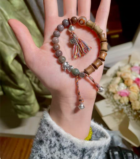 包邮天然石料，木料藏风编织手链，30一条包...