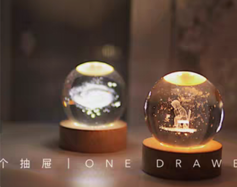 转卖「一个抽屉 」水晶球小夜灯摆件小王子银...