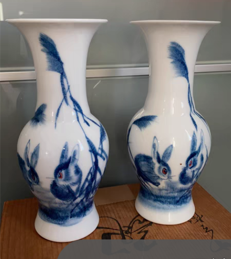 包邮景德镇兔子瓶一对 2010年作品 高：...
