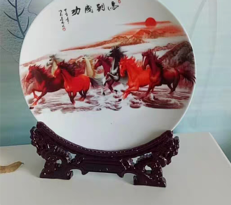 包邮包邮！景德镇陶瓷器盘马到成功摆件饰品客...