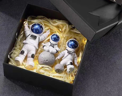 包邮北欧儿童房航天员礼物太空人卧室桌面宇航...