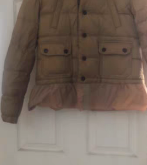包邮蒙口羽绒服 不是正版，但质量在线，很耐...