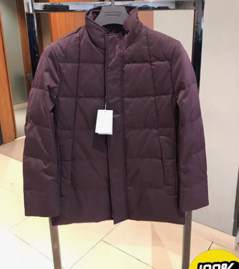 包邮手感饱满、细腻的涤纶面料。简洁的款式，...