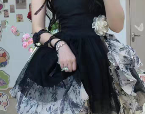 转卖芭吊带连衣裙女夏季小个子蓬蓬裙辣妹短裙...
