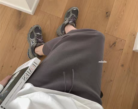 转卖针织半身裙秋冬女中长款包臀不开叉一步裙...