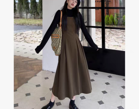 转卖长背心式伞裙，材料做工都很好 拿在手里...