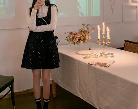 转卖子晴 吊带丝绒连衣裙女蝴蝶结钻饰秋冬高...