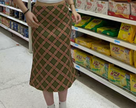 转卖2022夏季新款显瘦格子裙设计感小众鱼...