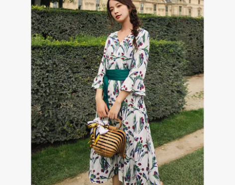 转卖茵曼裙子女2019春季新款文艺复古度假...