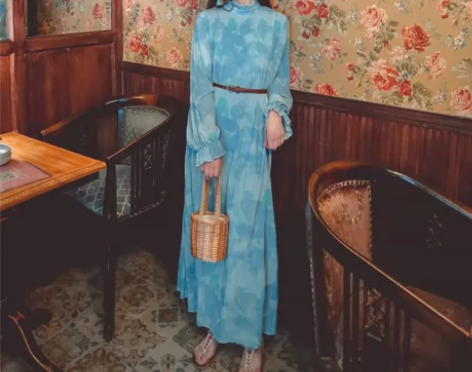 转卖春秋森林系度假长裙复古蓝色裙大码民族风...