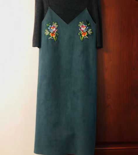 民族风针织衫+裙子 感兴趣的话点“我想要”...