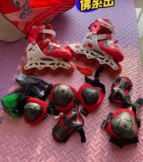 闲置轮滑大全套 31-34码 感兴趣的话点...