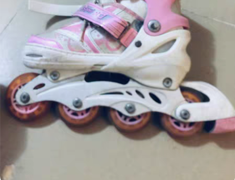 包邮女旱冰鞋（送同色护膝） 品牌型号 捷豹...