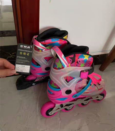 铁骑轮滑鞋带标960入的，在幼儿园穿了四次...