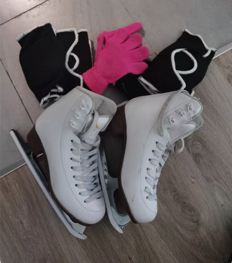 包邮黑龙江牌冰刀38码，是姐姐上学时用的，...