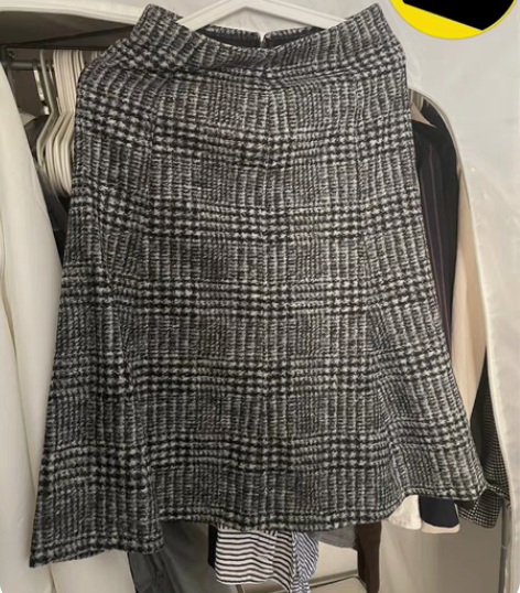 包邮全新优衣库格纹毛呢过膝中裙 S码155...