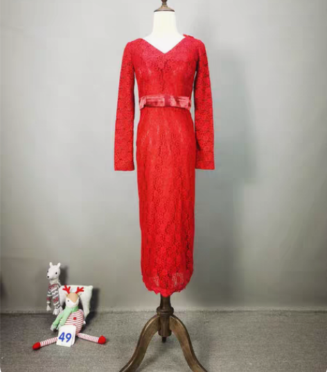 包邮S码蕾丝有袖中裙 感兴趣的话点“我想要...