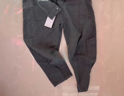 包邮连体裤 感兴趣的话点“我想要”和我私聊...