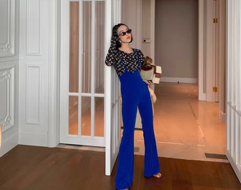 转卖空姐好物大甩卖。连体裤兼具高级背带连体...