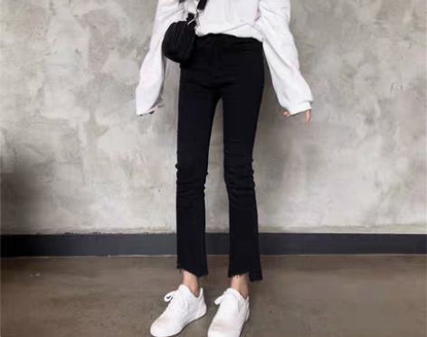 转卖2022年春秋装新款韩版黑色微喇叭裤高...