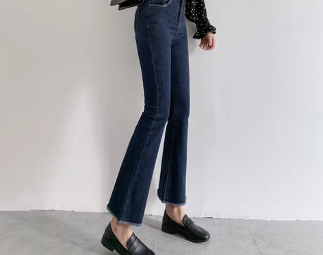 转卖高腰微喇叭牛仔裤女士2020年秋冬新款...
