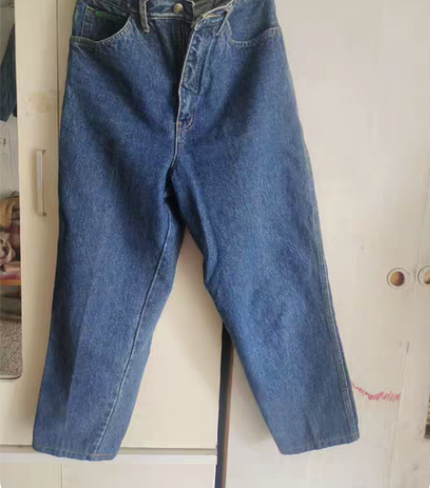 男士高腰牛仔裤，中等厚度，32码，质量很好...