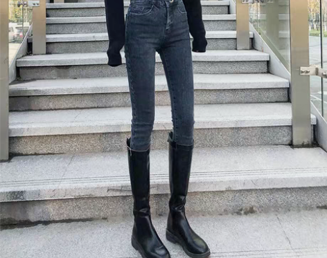 转卖【狂欢价】超高腰加绒小脚裤女牛仔裤20...