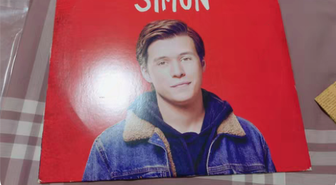 包邮love simon红胶，品相如图，售...