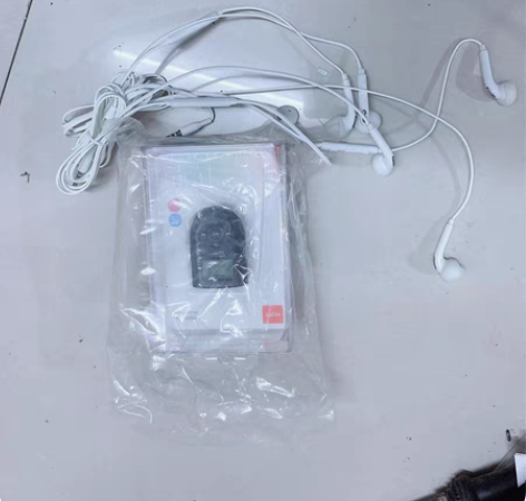 包邮主图3条有线耳机,加一个内置4G内存的...