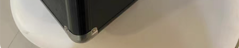 出一个化妆箱工具箱。手提箱。98新方便携带...