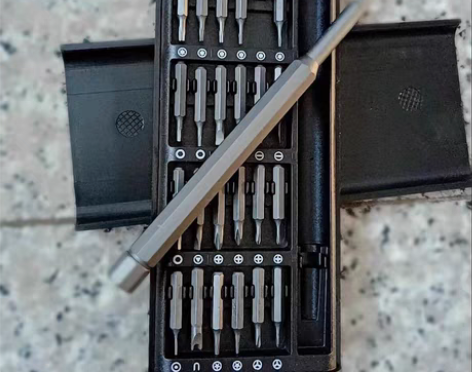 包邮店铺不开了，清一批螺丝刀套装，全新，9...