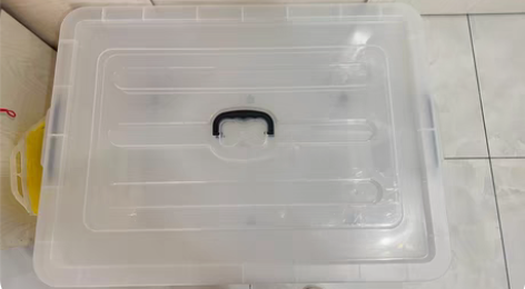 高透明特大号塑料加厚收纳箱，九成新，尺寸为...