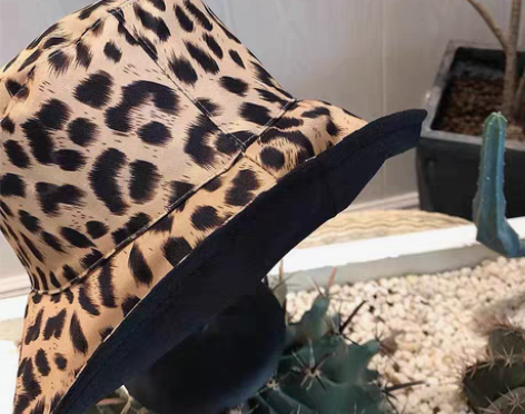 包邮双面可戴渔夫帽，盆帽 时尚豹纹 另外一...