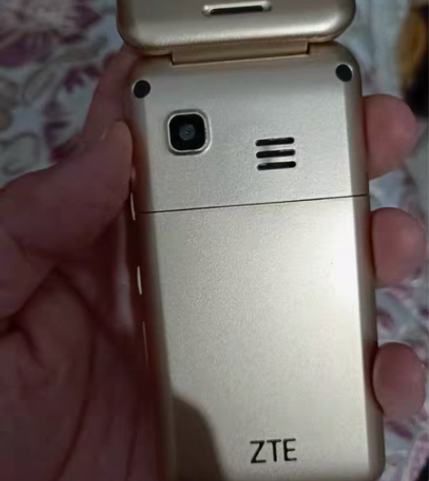 转卖自家用全新中兴翻盖手机，无任何拆修，内...