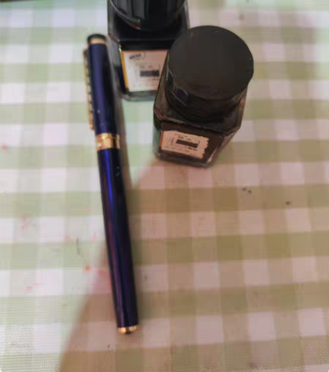 包邮包邮钢笔 带两瓶墨水  墨水有瓶用过了...