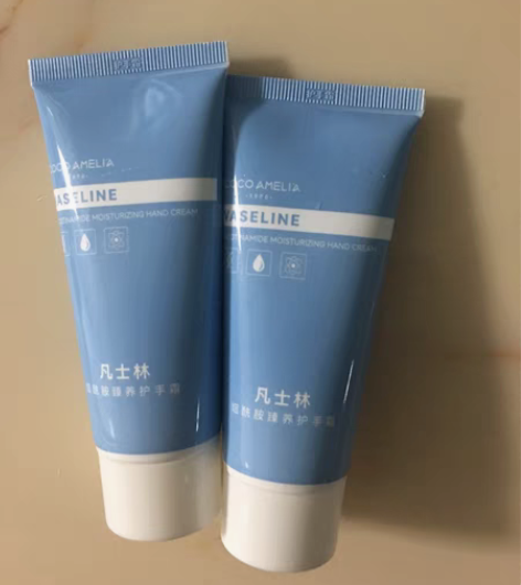 包邮CCA凡士林烟酰胺护手霜补水保湿不油腻...