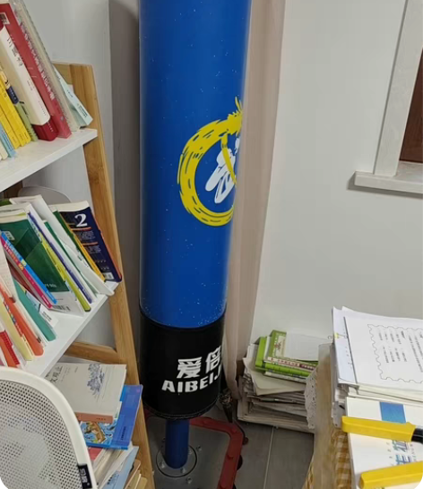 不倒翁拳击沙袋，原价220元，有轻微猫抓痕...