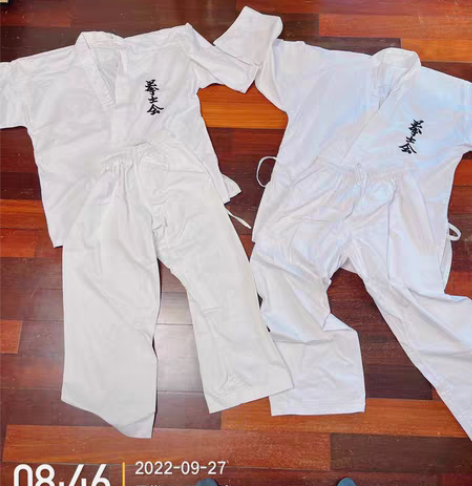 包邮冲绳空手道拳士会 空手道服，两套，一套...