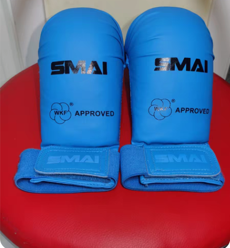 包邮空手道拳套，有使用痕迹，8成新，SIZ...