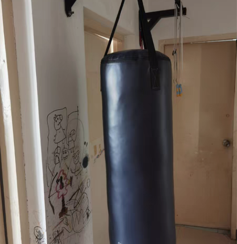 迪卡侬拳击沙袋一月中旬在官网上购买，没咋用...