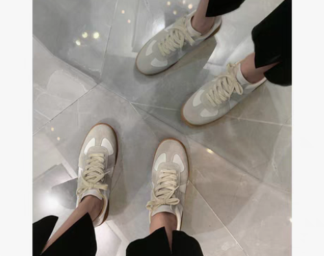 转卖真皮版 加绒德训鞋女休闲鞋子平底小白鞋...